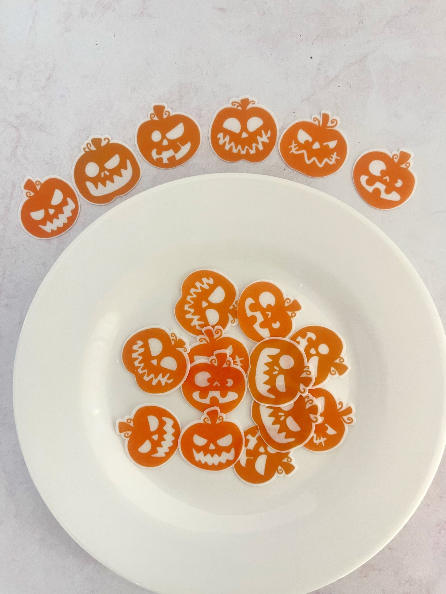 Funny pumpkins • 18u