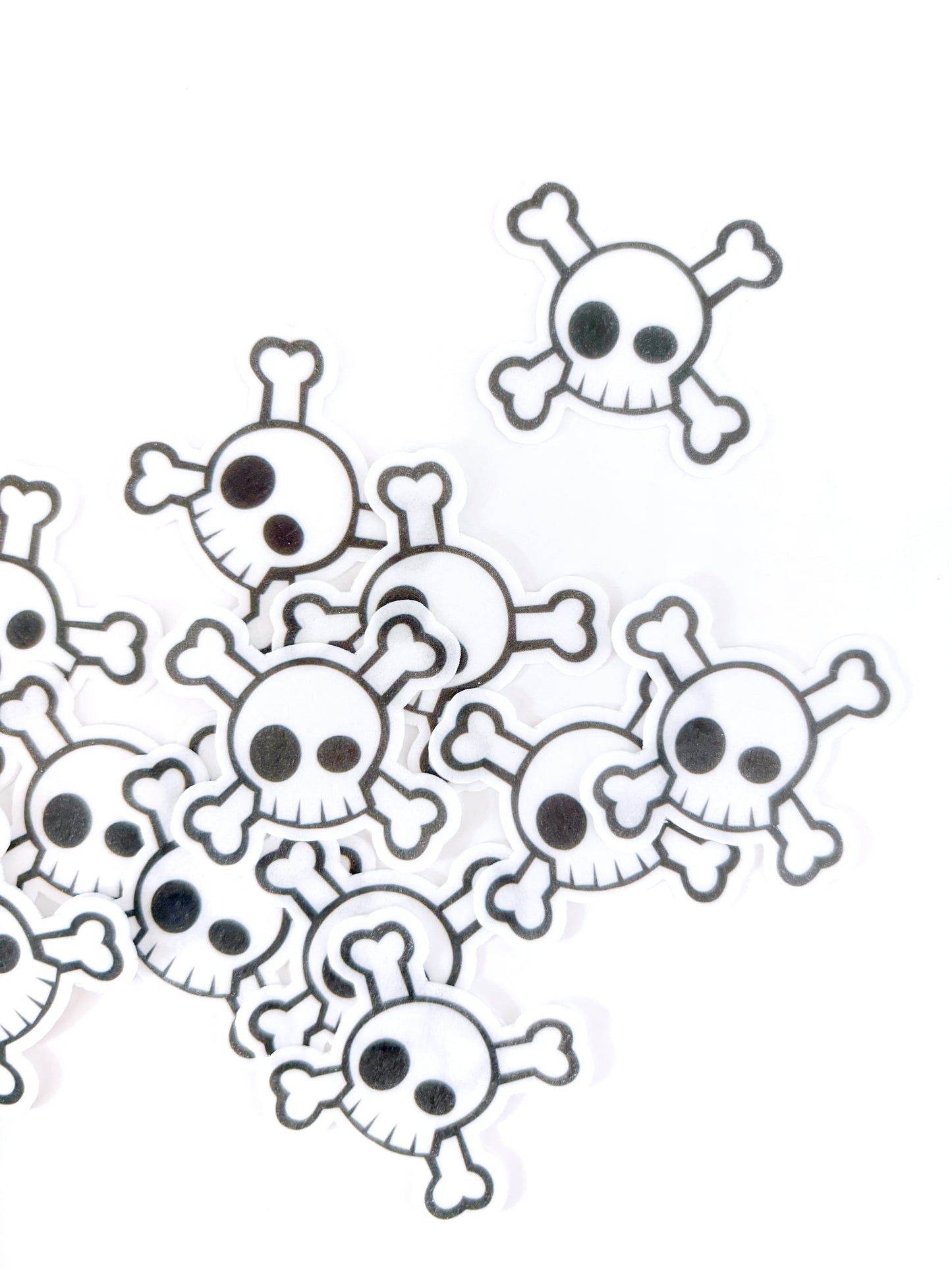 Skull & Bones • 12 toppers