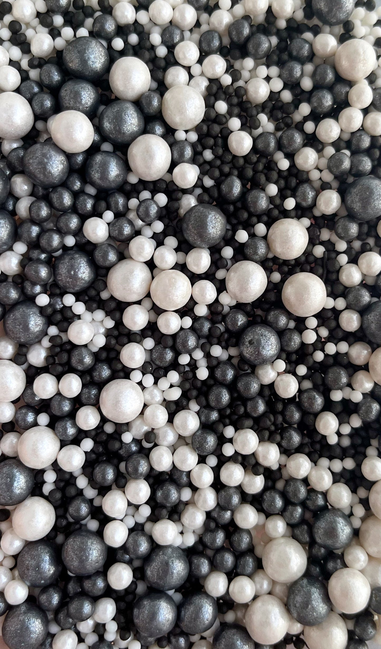 Black & White • 50gr