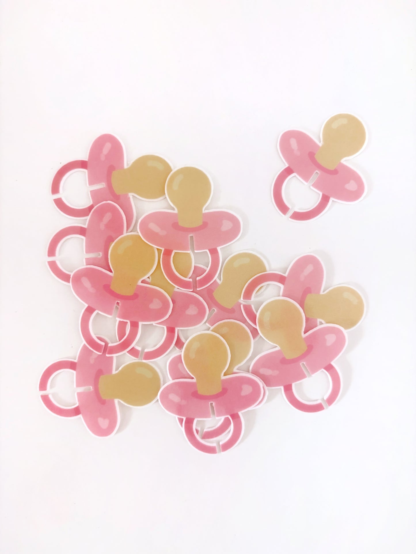 Chupones rosados • 12 tags