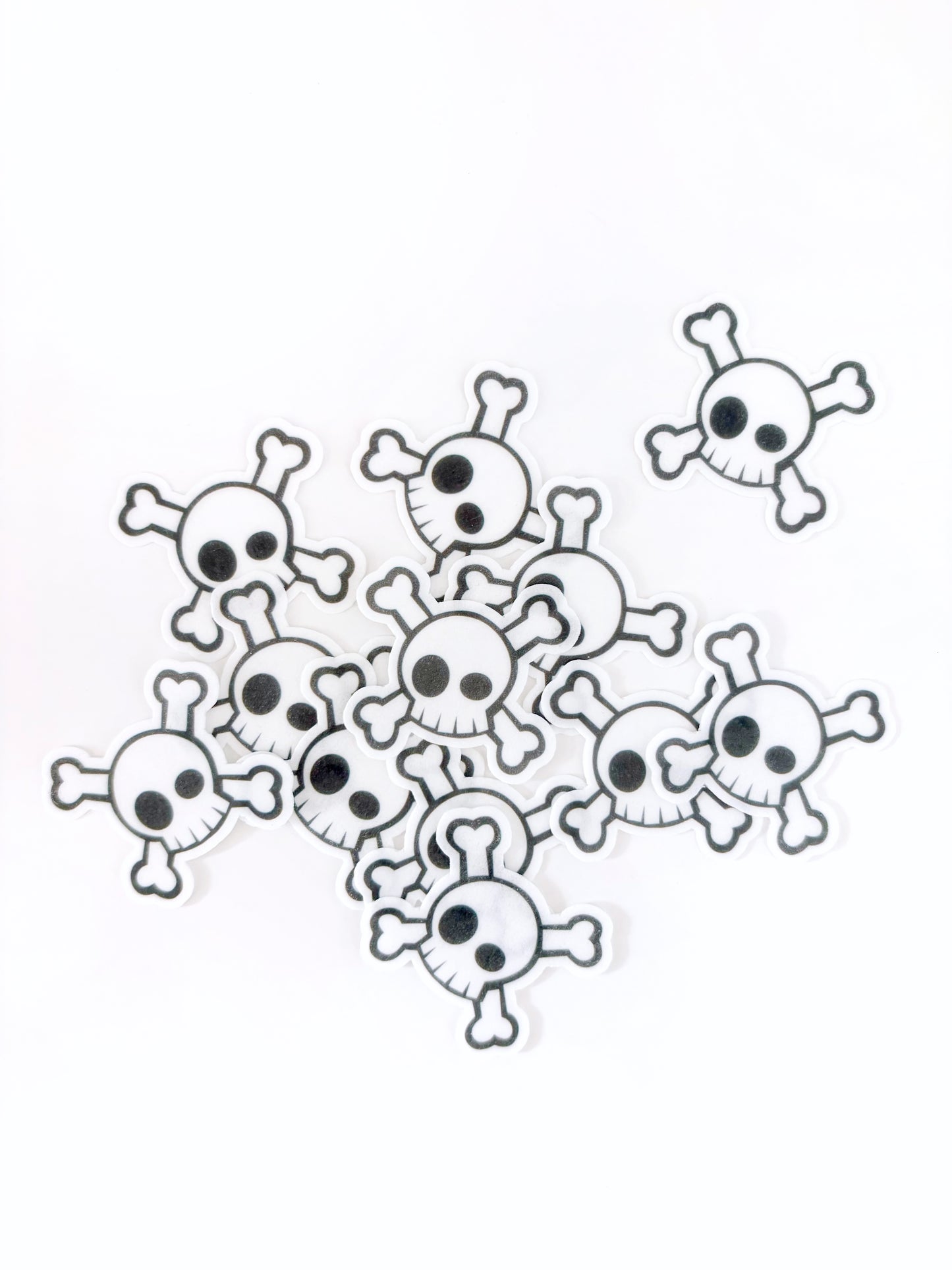 Skull & Bones • 12 toppers